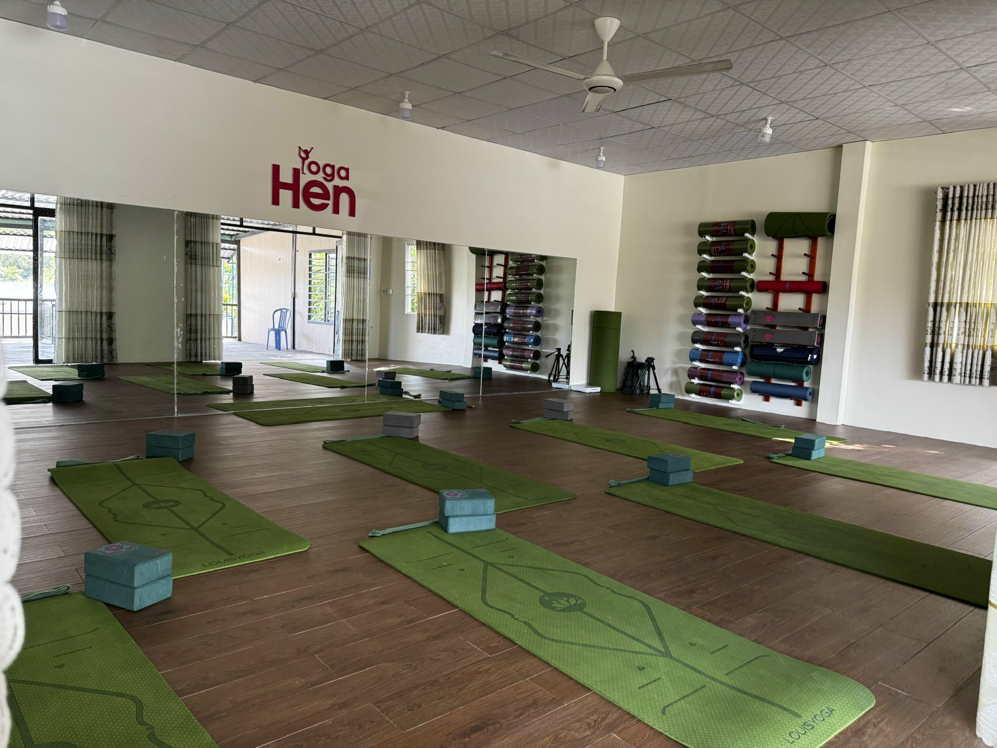 forent yoga room